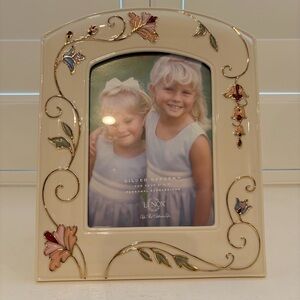 NIB Vintage Lenox Gilded Garden Floral Elegance 5x7 Frame - Cream and Gold